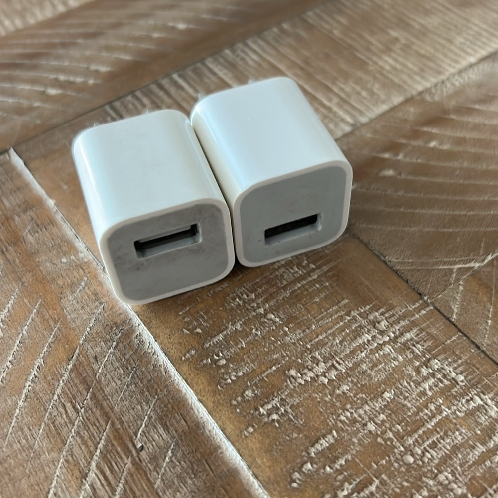 2 apple usb ports